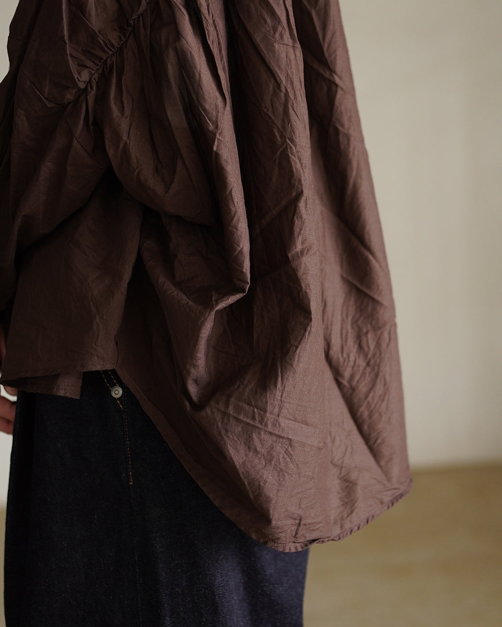 back gather wide shirt 1-238975