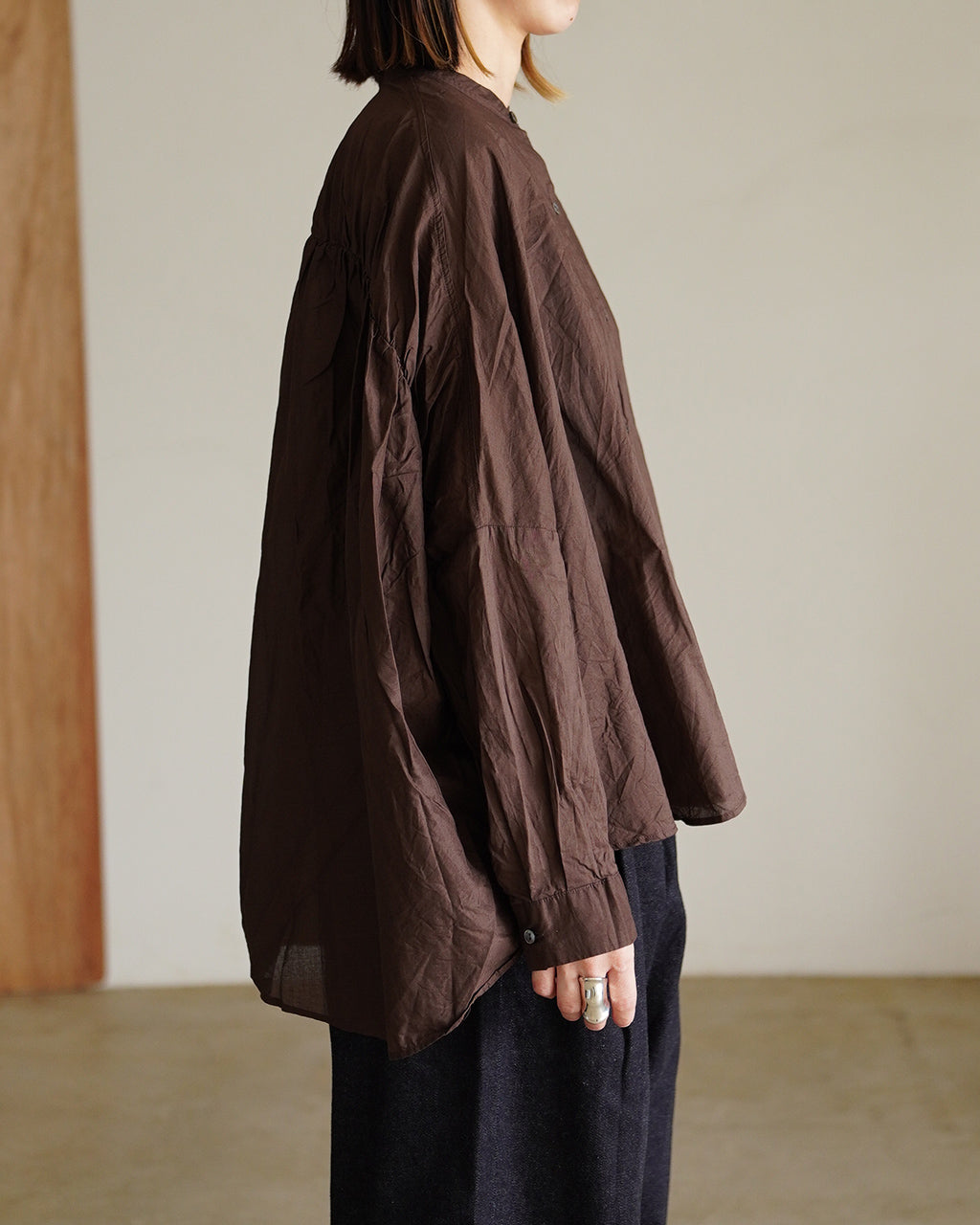 back gather wide shirt 1-238975