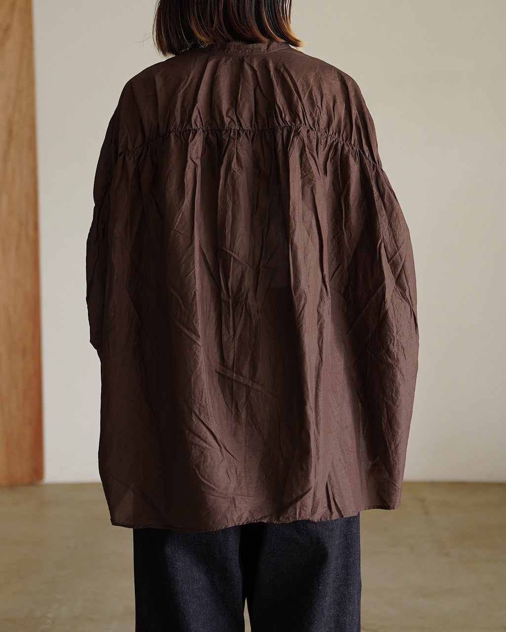 back gather wide shirt 1-238975