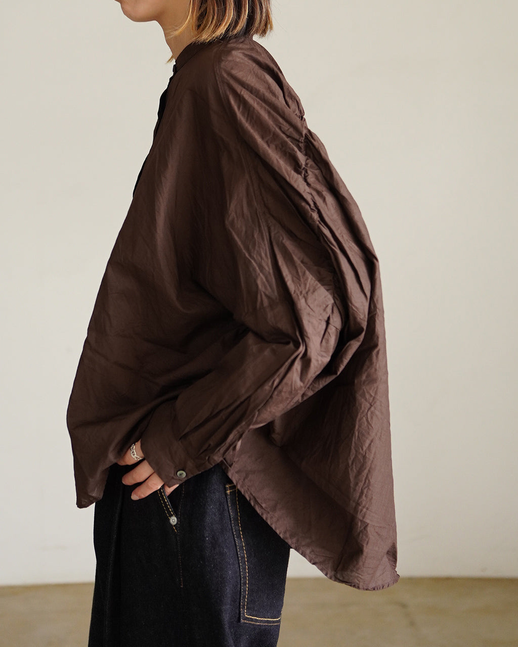 back gather wide shirt 1-238975