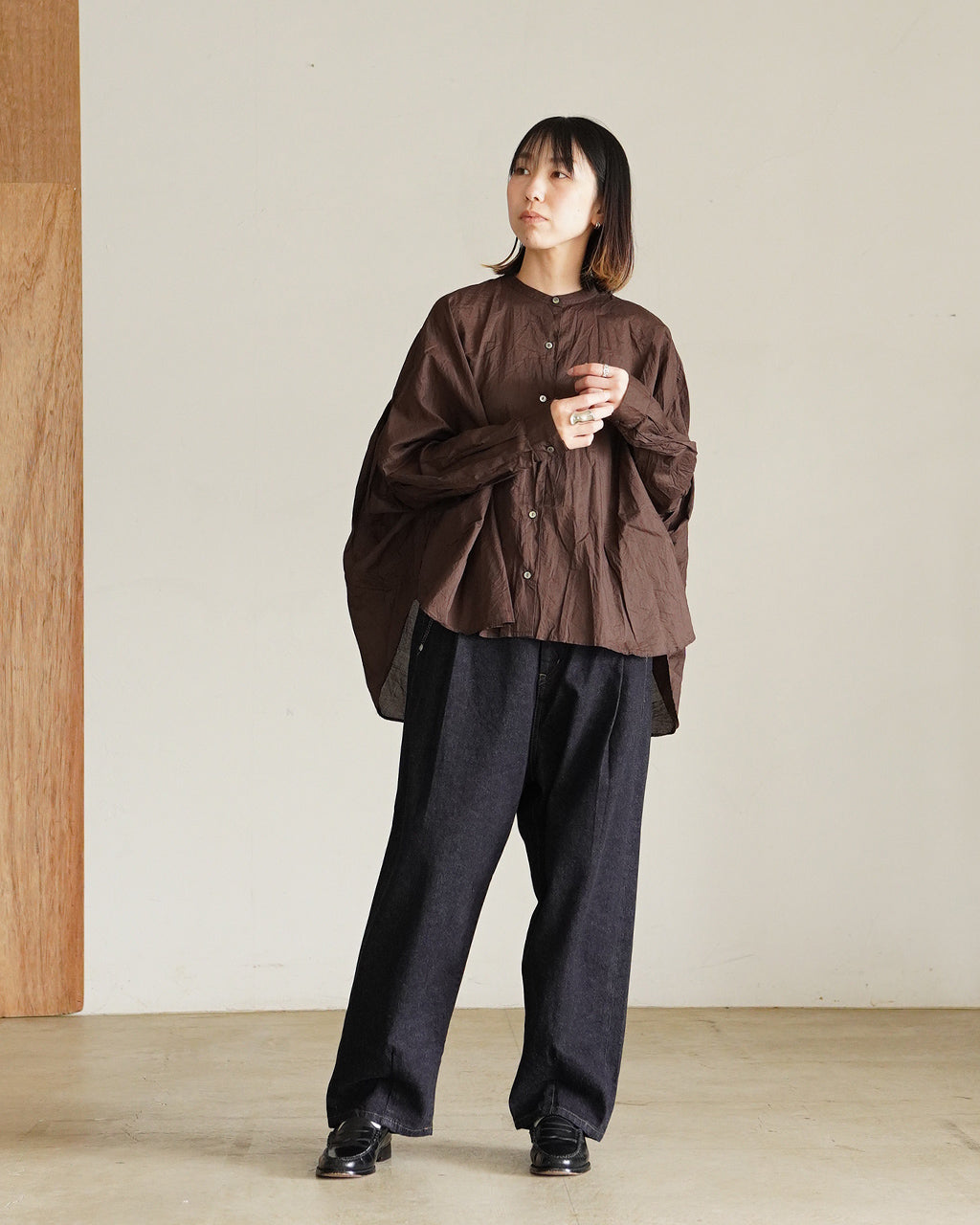 back gather wide shirt 1-238975