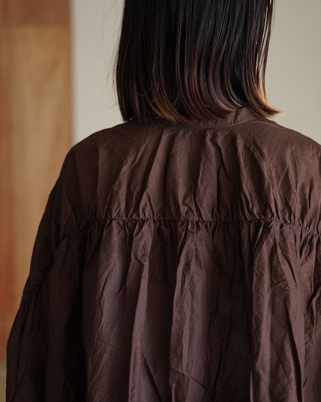 back gather wide shirt 1-238975
