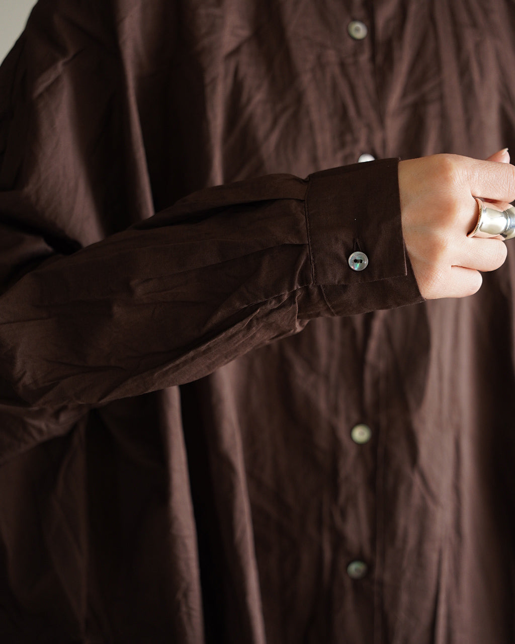 back gather wide shirt 1-238975