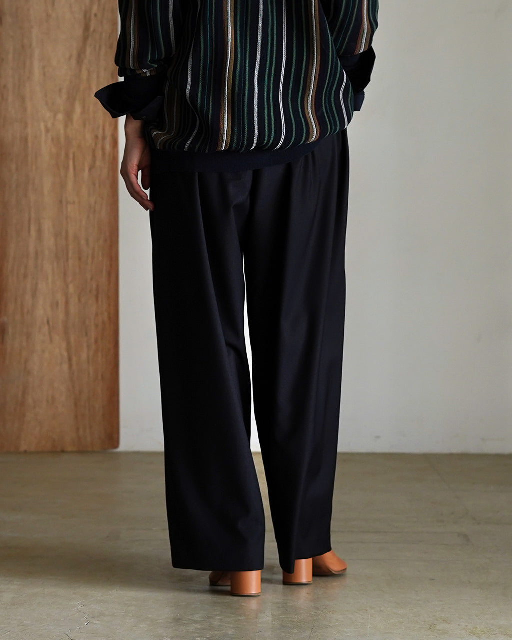 TWO TUCK SLACKS 1-260100