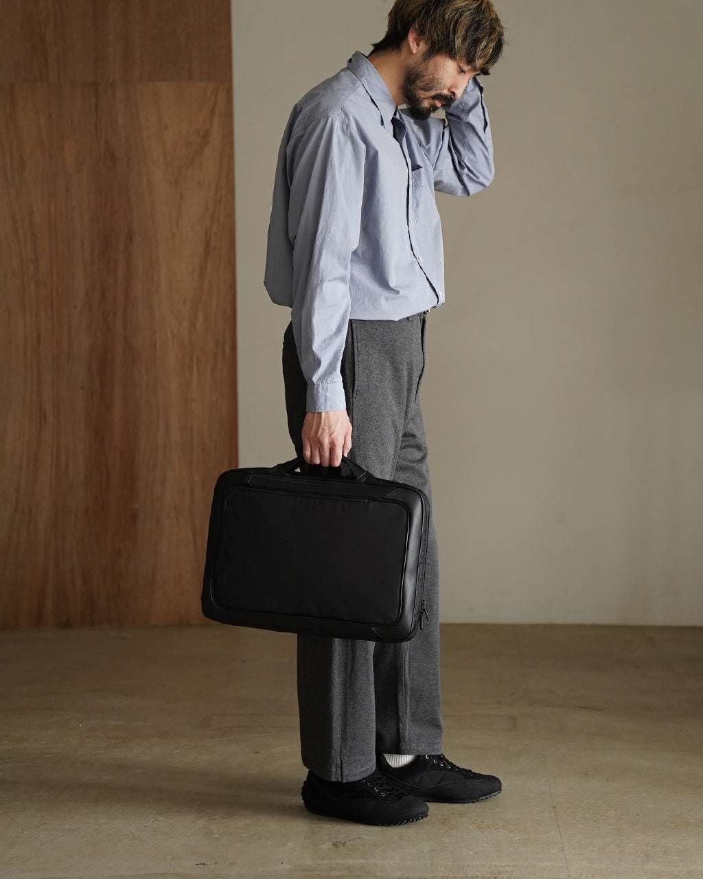 BRIEF CASE OFFICE M BLACK OF-2110-010