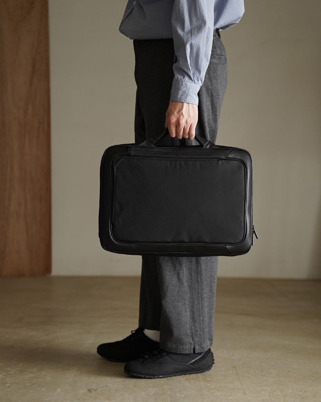 BRIEF CASE OFFICE M BLACK OF-2110-010