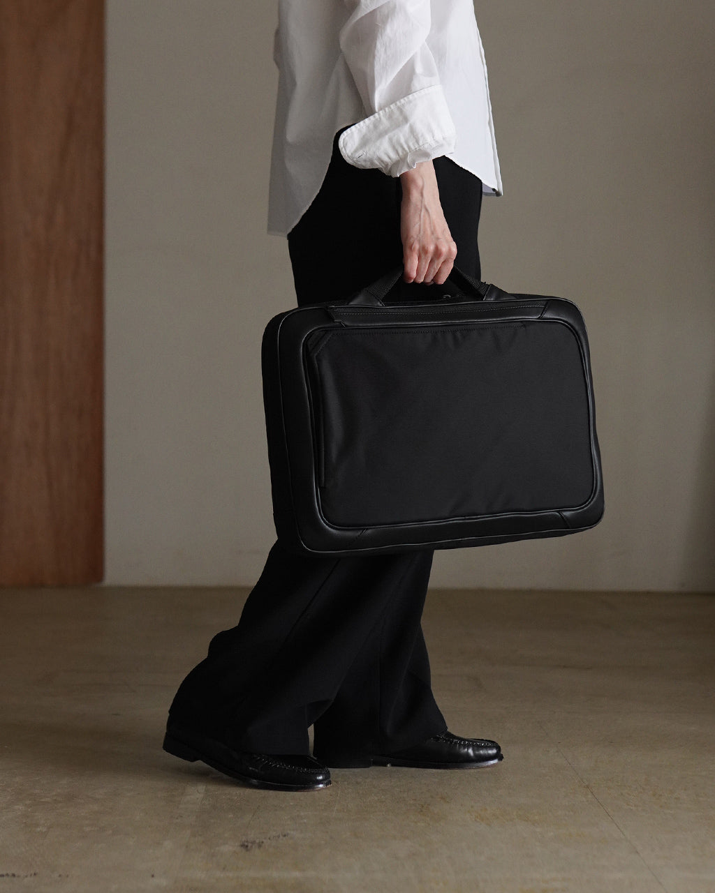 BRIEF CASE OFFICE M BLACK OF-2110-010