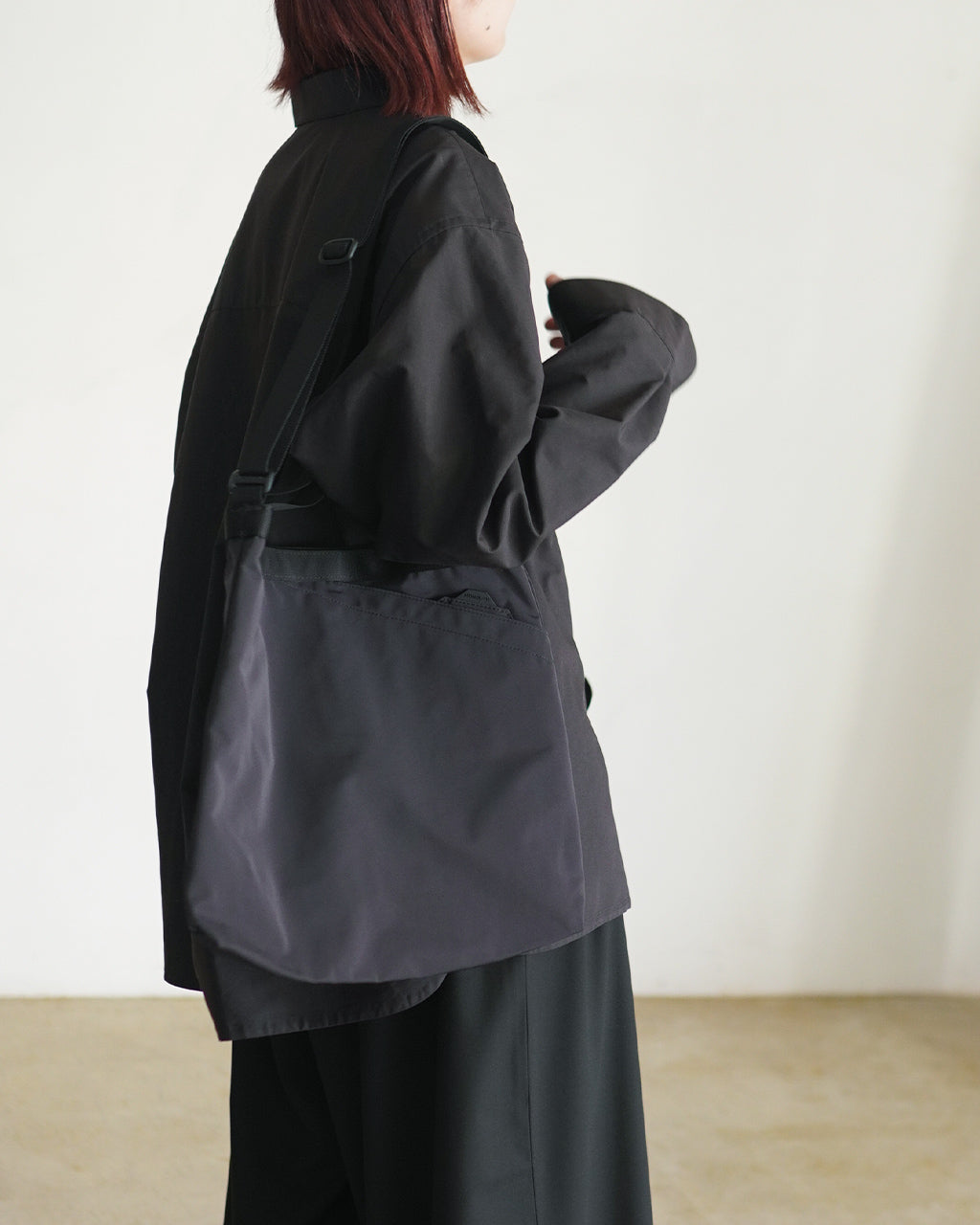 TOTE SHOULDER STANDARD Neutral M SD-3121