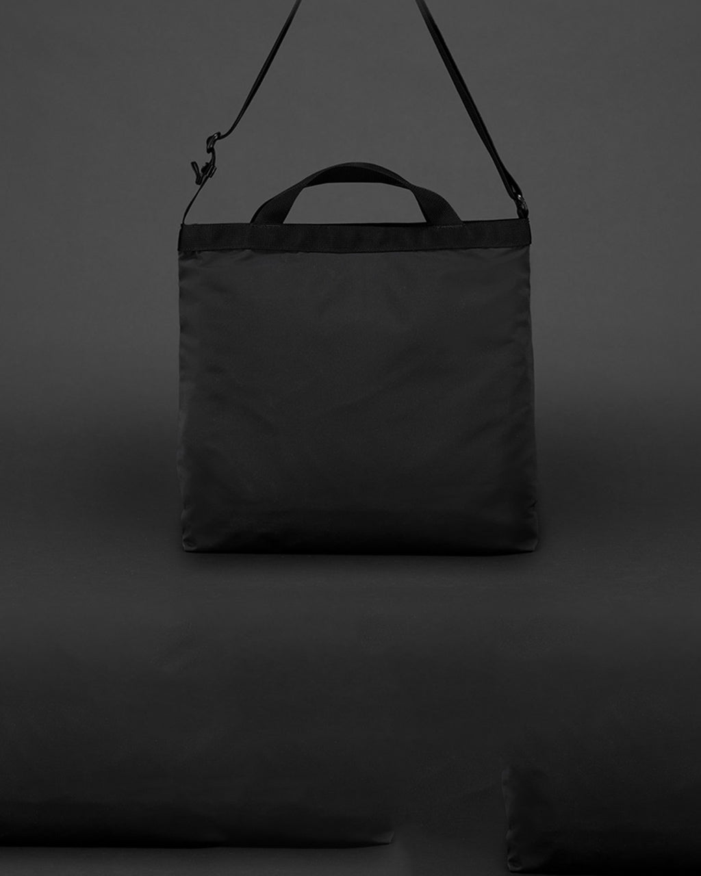 TOTE SHOULDER STANDARD Neutral M SD-3121