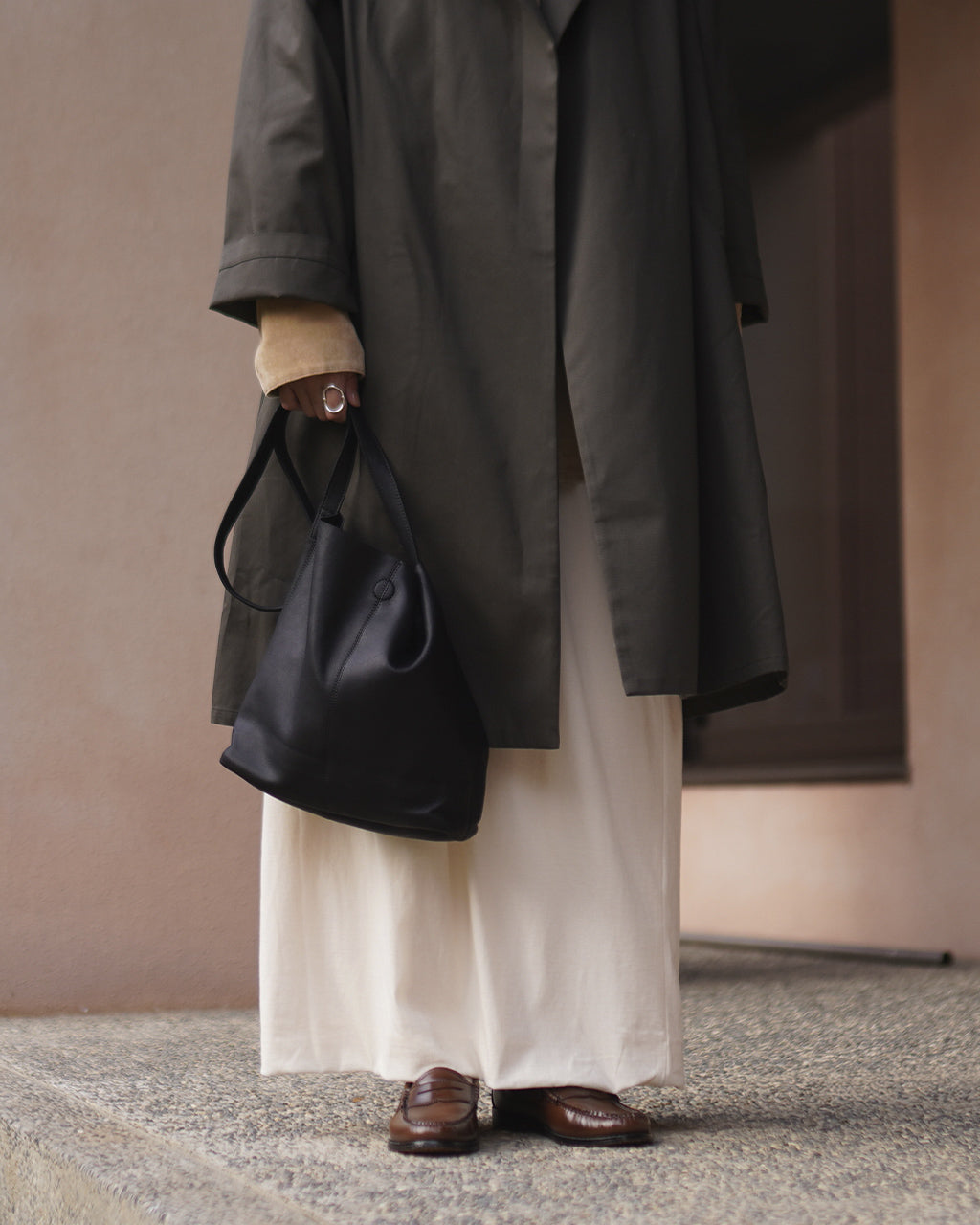 SQUARE SHOULDER SQ-BLK-1