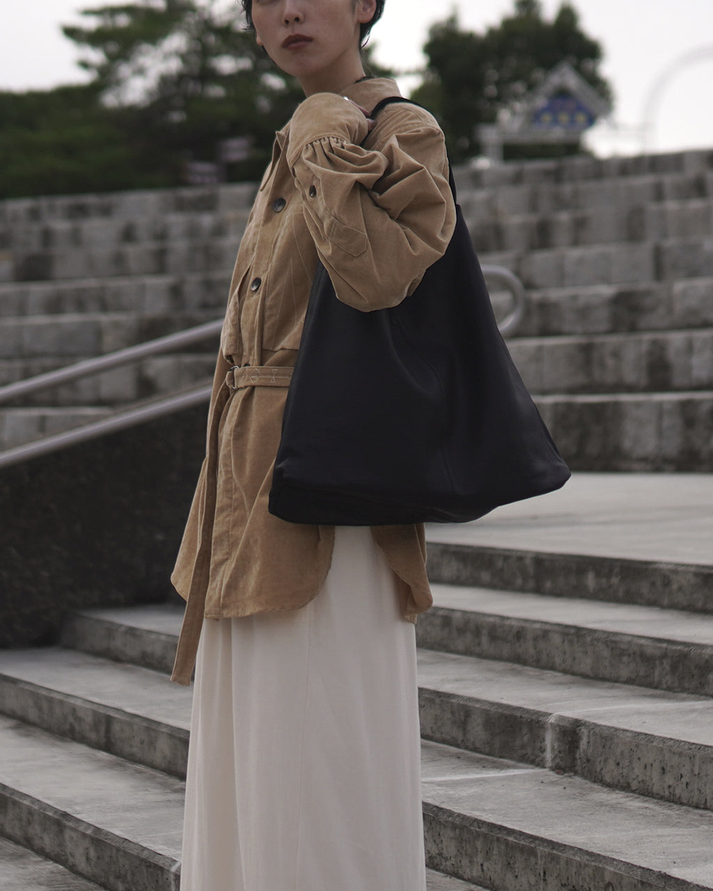 TRIANGLE SHOULDER TAM-BLK-1
