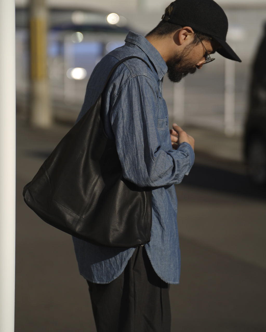 TRIANGLE SHOULDER TAM-BLK-1