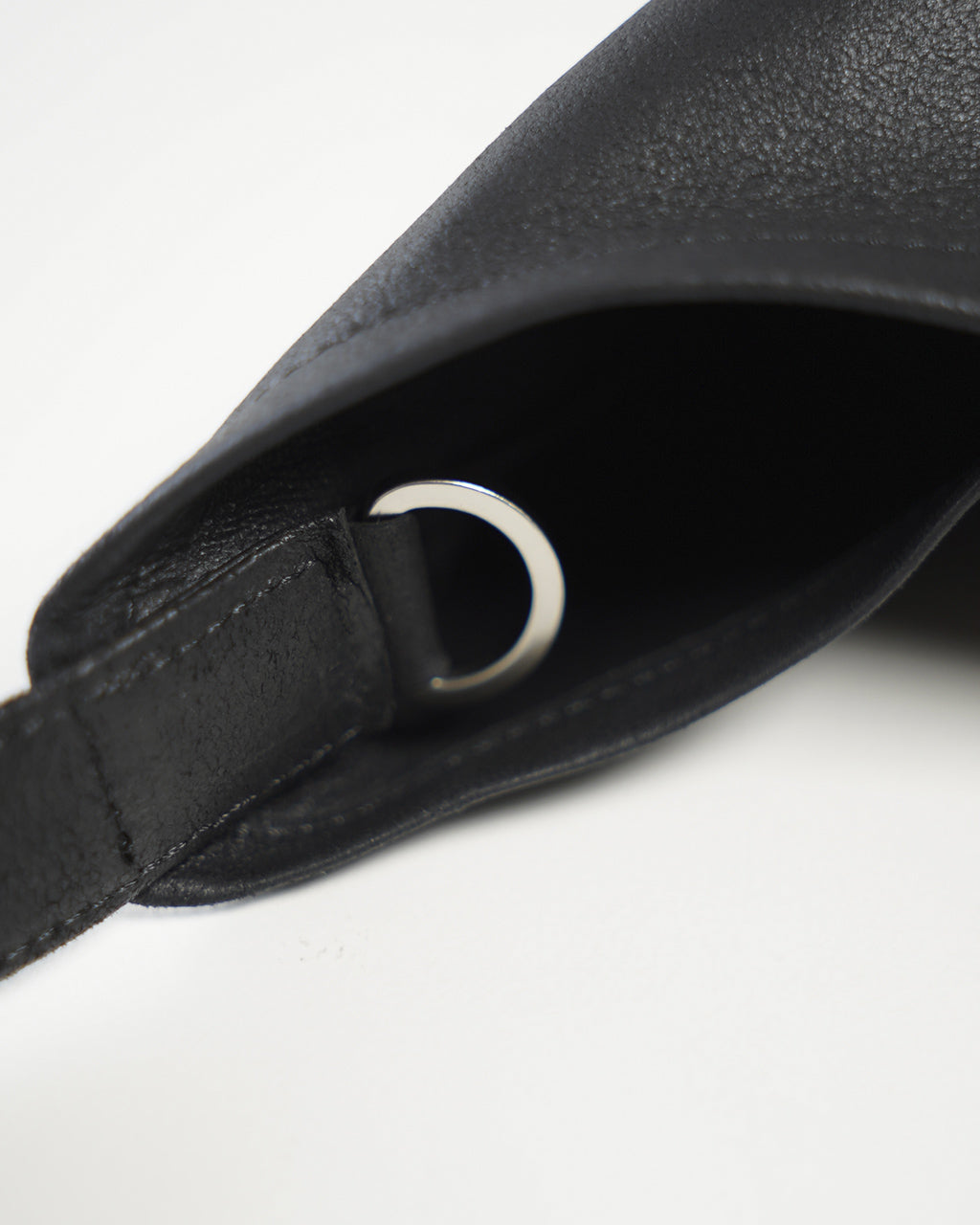 TRIANGLE SHOULDER TAM-BLK-1