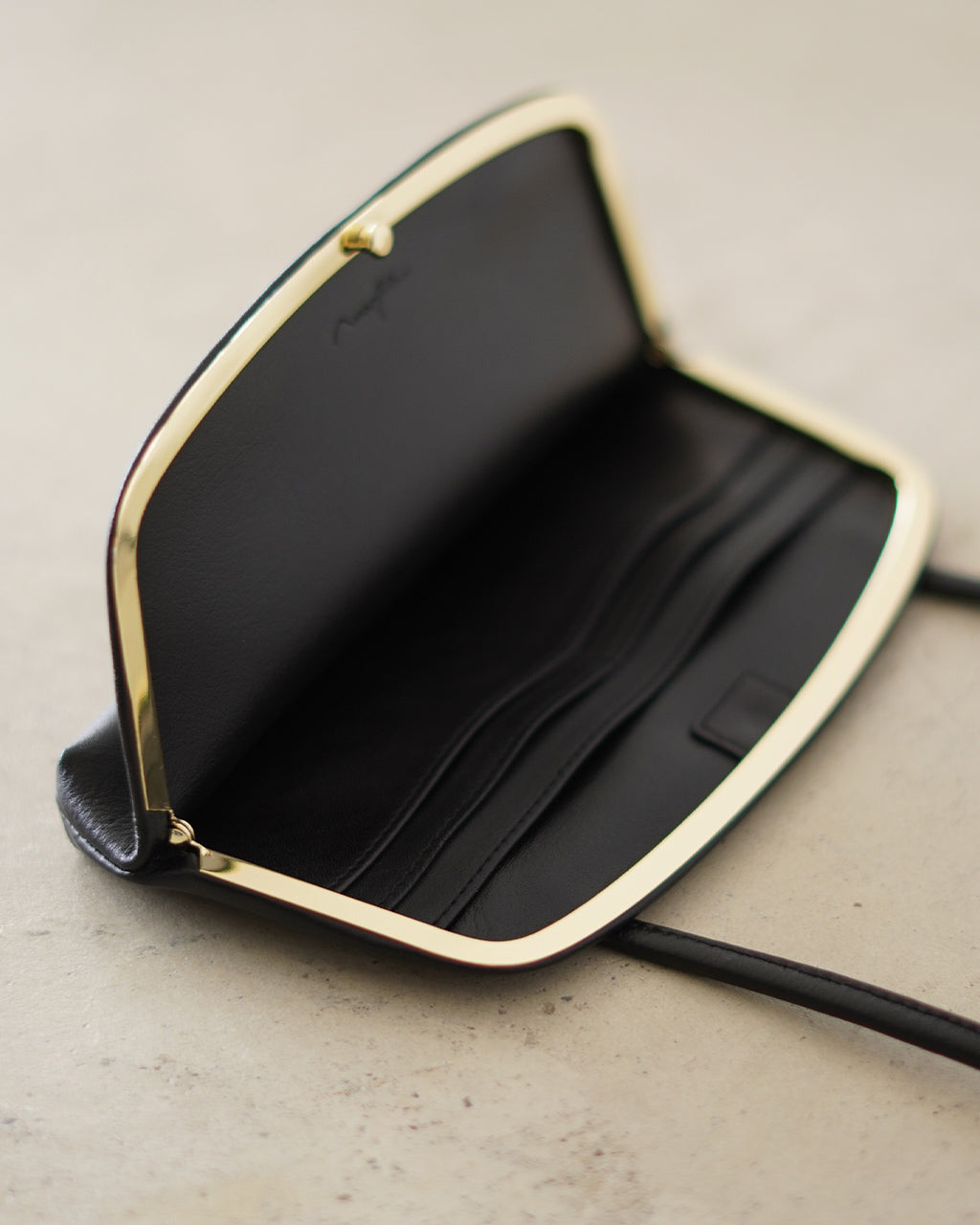 Framed One-Shoulder Bag MSA-OSG-BLK