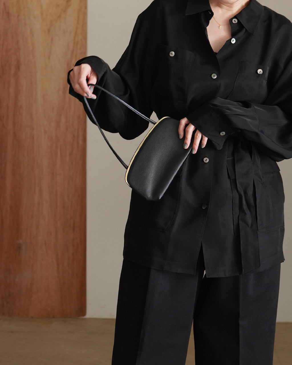 Framed One-Shoulder Bag MSA-OSG-BLK