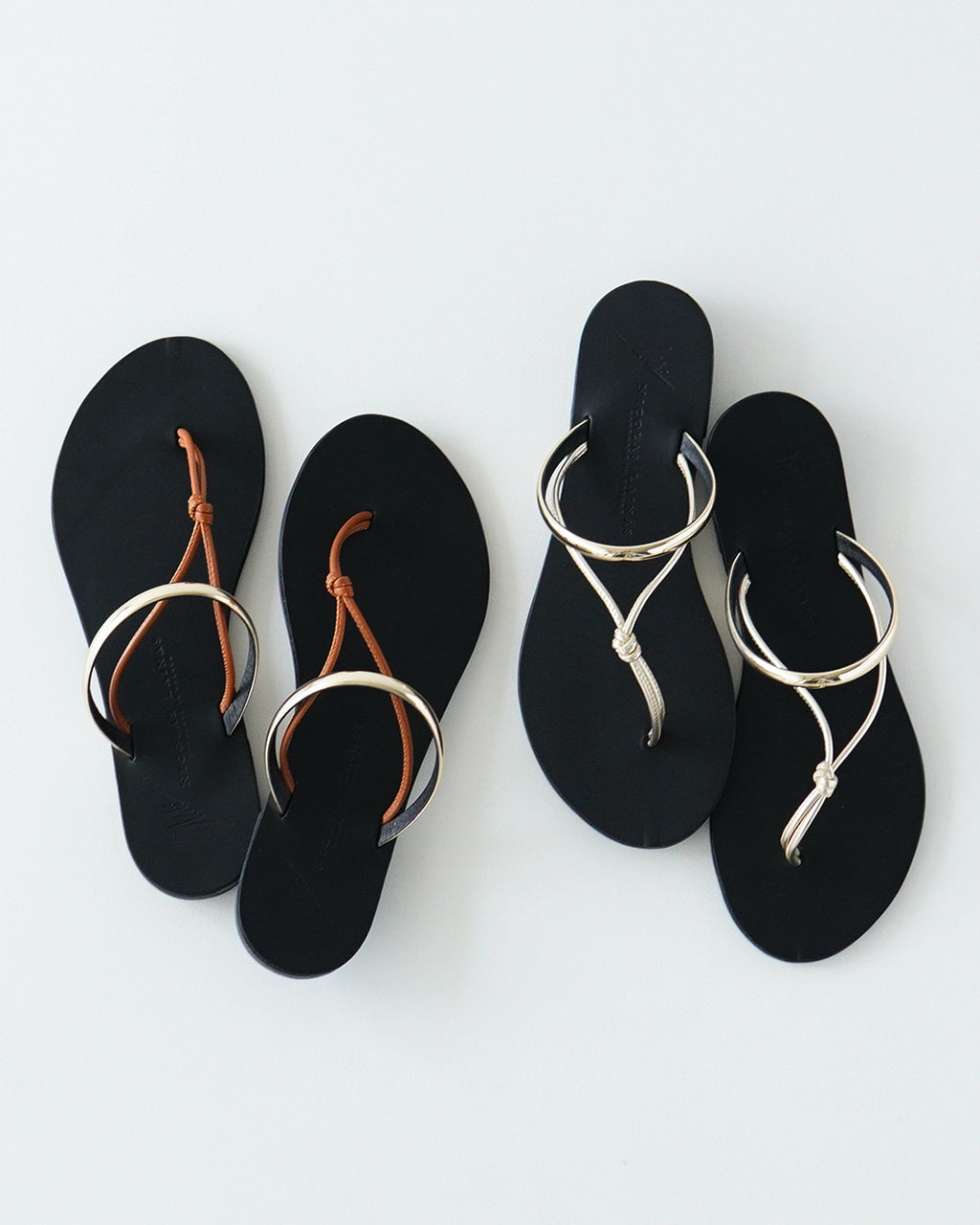 【SALE!50%OFF】NICOLAS LAINAS ニコラスライナス トングサンダル メタリック フェイクレザー シューズ 靴 8G-T