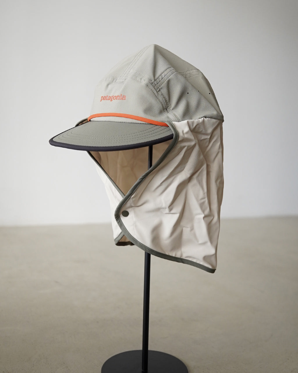 Caped Merganzer Hat 33570