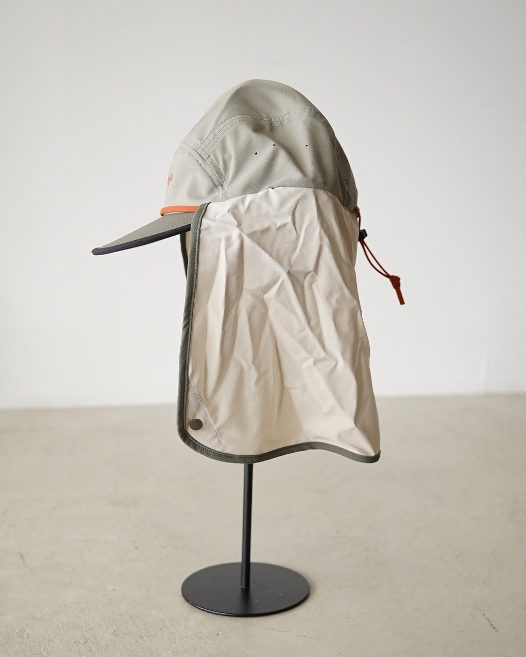 Caped Merganzer Hat 33570