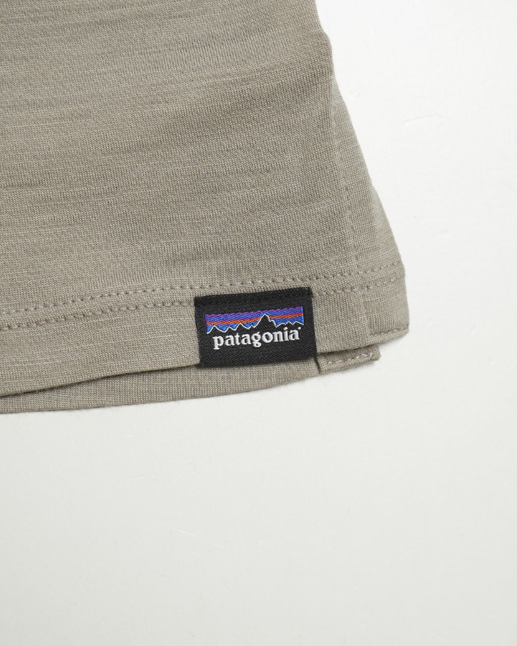【アウトレット!30%OFF】patagonia パタゴニア メンズ ロングスリーブ キャプリーン クール メリノ ブレンド シャツ M'S L/S CAP COOL MERINO BLEND SHIRT メリノウール Tシャツ カットソー 44550