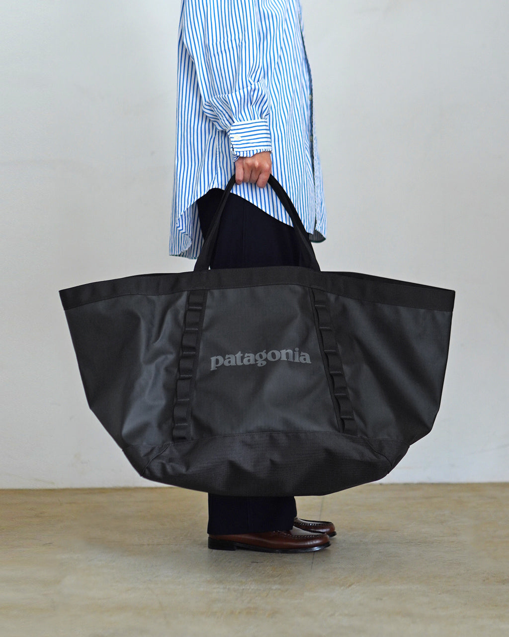patagonia 61L Black Hole Gear Tote 49276