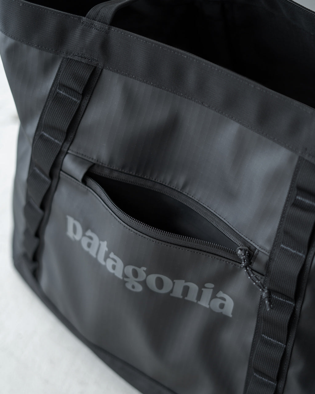 patagonia 61L Black Hole Gear Tote 49276