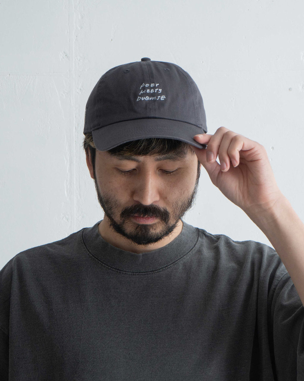 POET MEETS DUBWISE ポエトミーツダブワイズ ロゴ キャップ PMD LOGO Cursive Cap 6パネル 帽子 ギフト PMDCP-0584