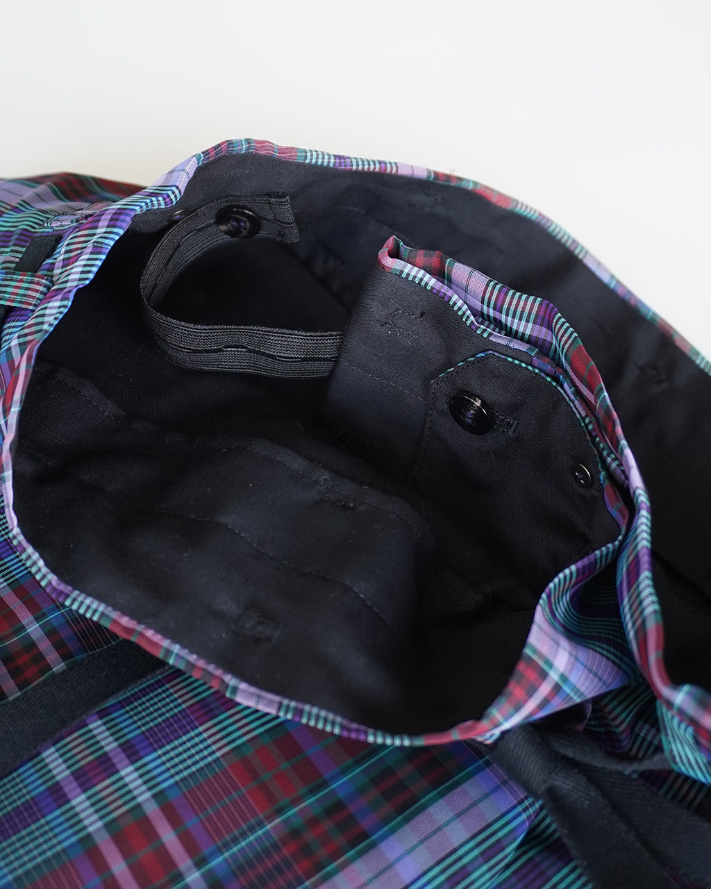 Semi-sheer yarn-dyed check tuck pants PO1S008