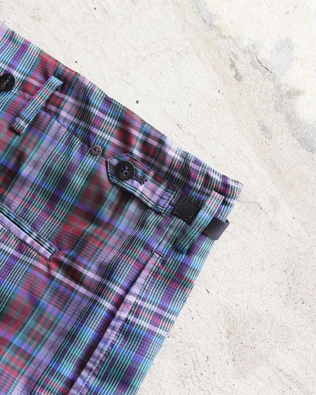 Semi-sheer yarn-dyed check tuck pants PO1S008