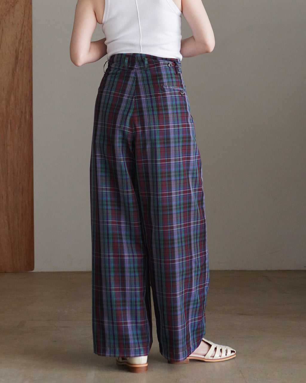 Semi-sheer yarn-dyed check tuck pants PO1S008