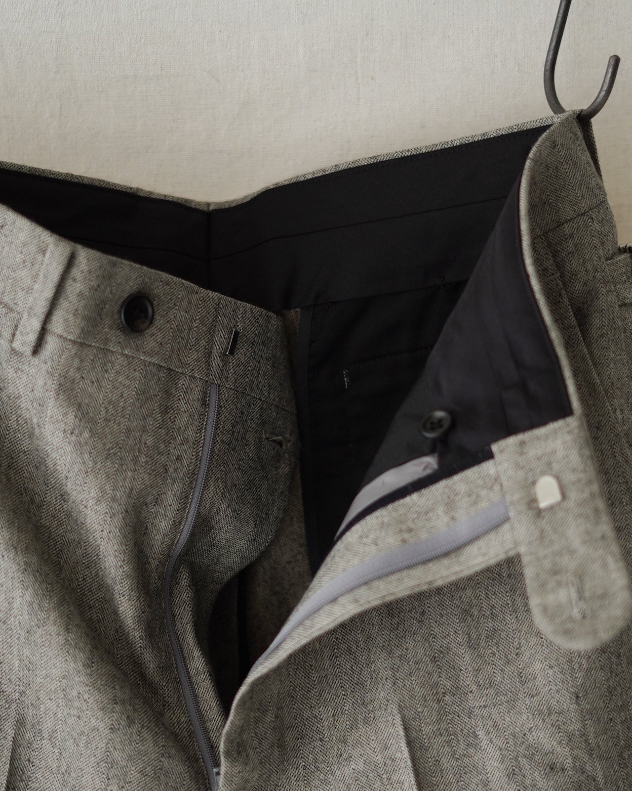 SEMI FLARED TROUSERS RM252-039