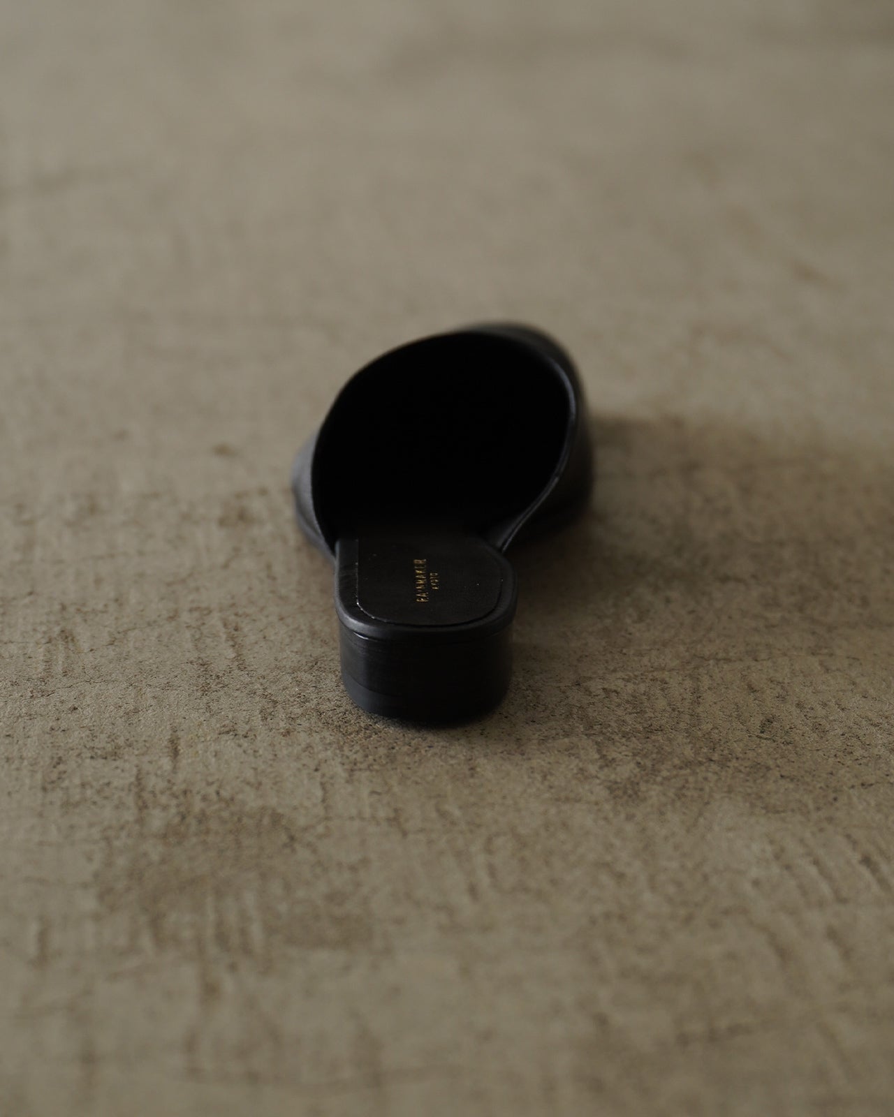 LEATHER MULE RM261-024