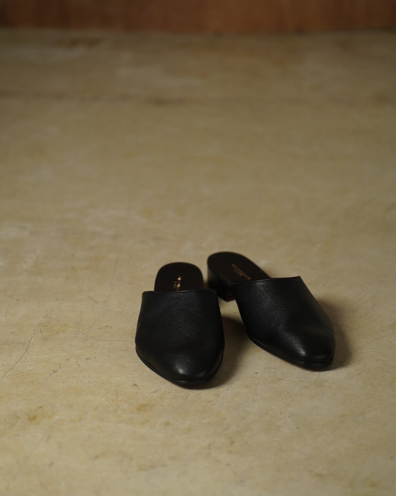 LEATHER MULE RM261-024