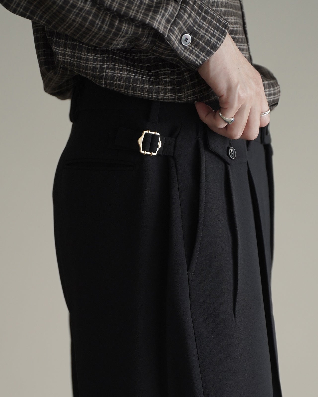 WIDE SEMI-FLARED TROUSERS RM262-005