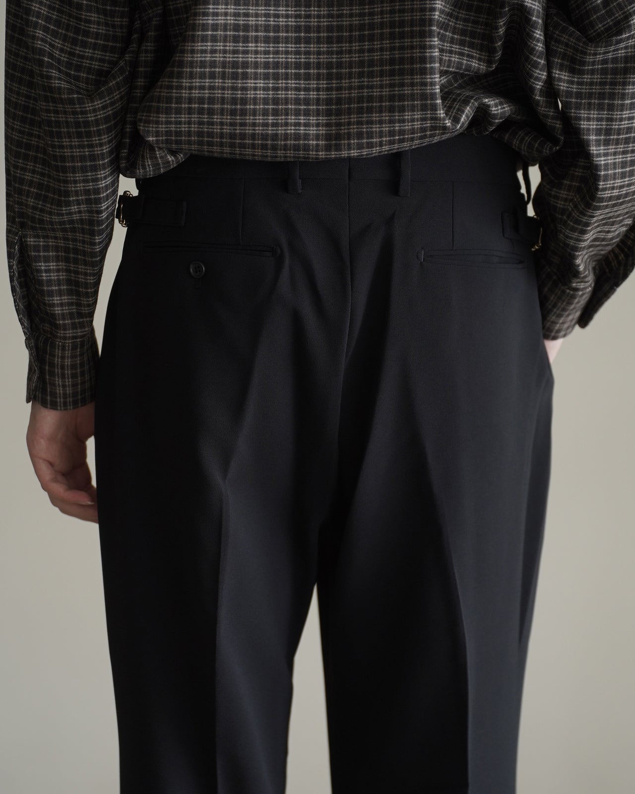 WIDE SEMI-FLARED TROUSERS RM262-005
