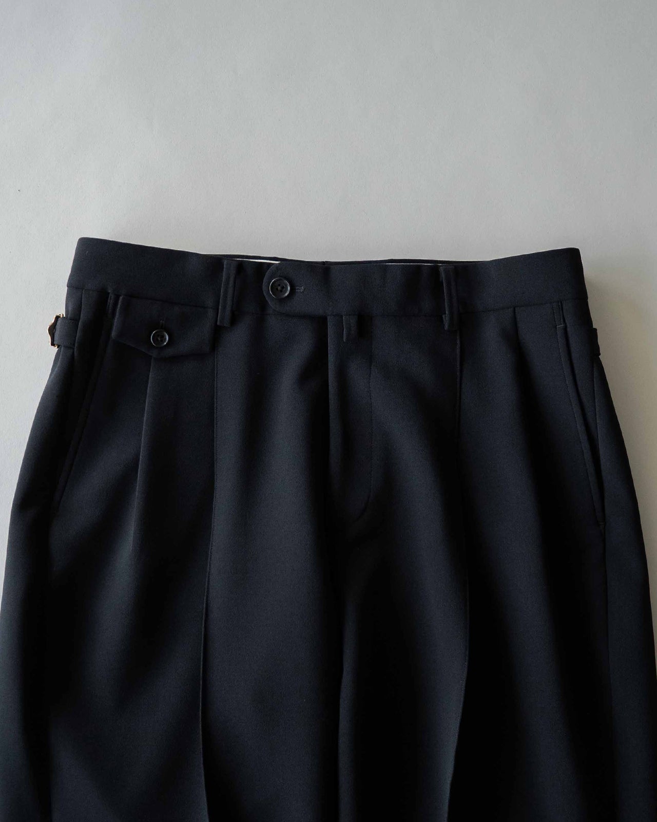 WIDE SEMI-FLARED TROUSERS RM262-005