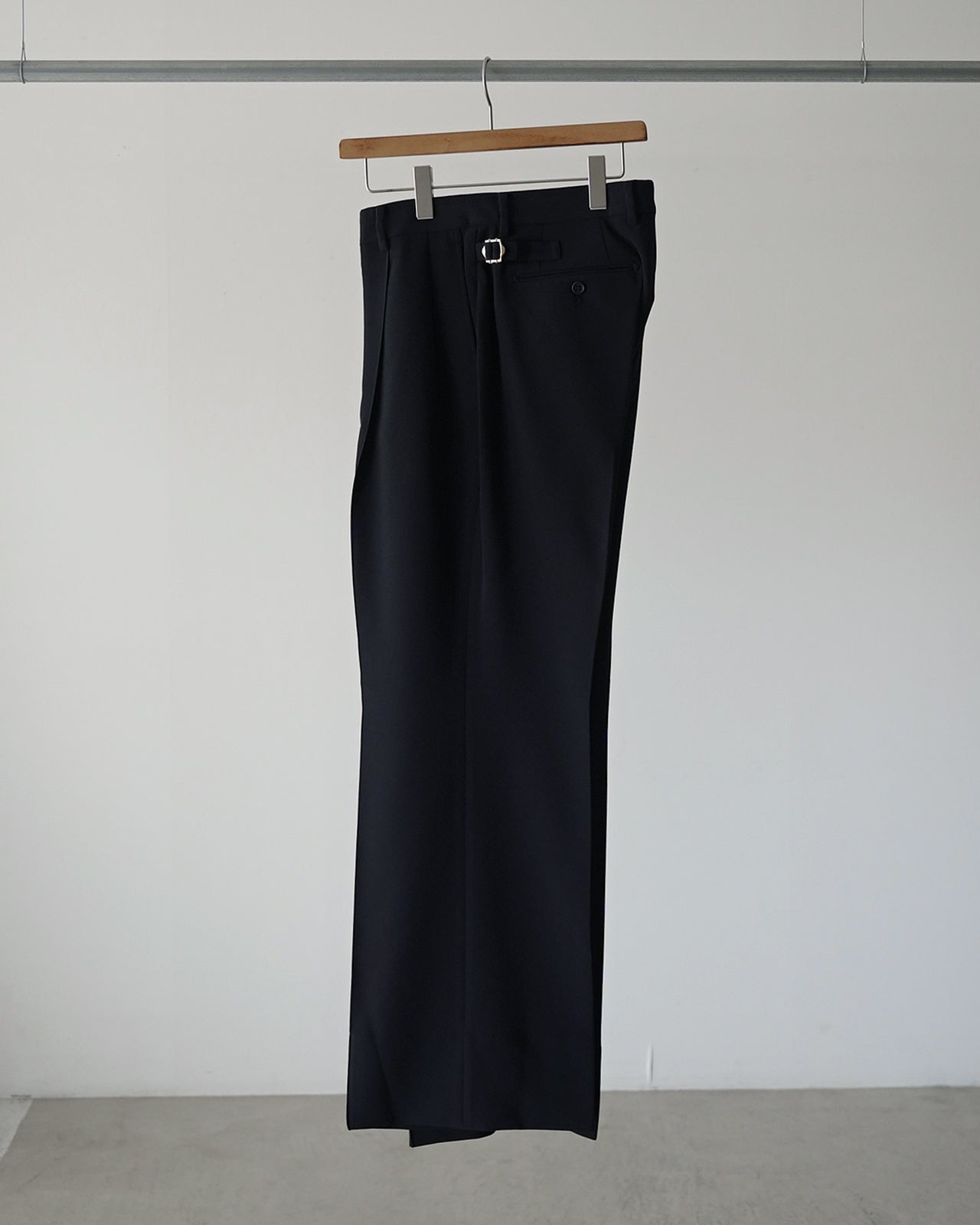 WIDE SEMI-FLARED TROUSERS RM262-005