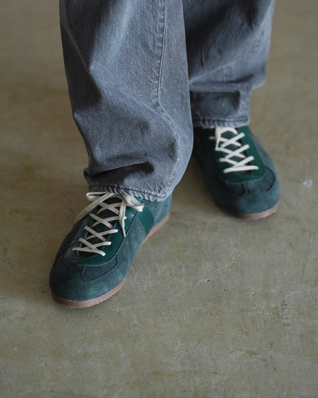 GERMAN MILITARY TRAINER 1714S