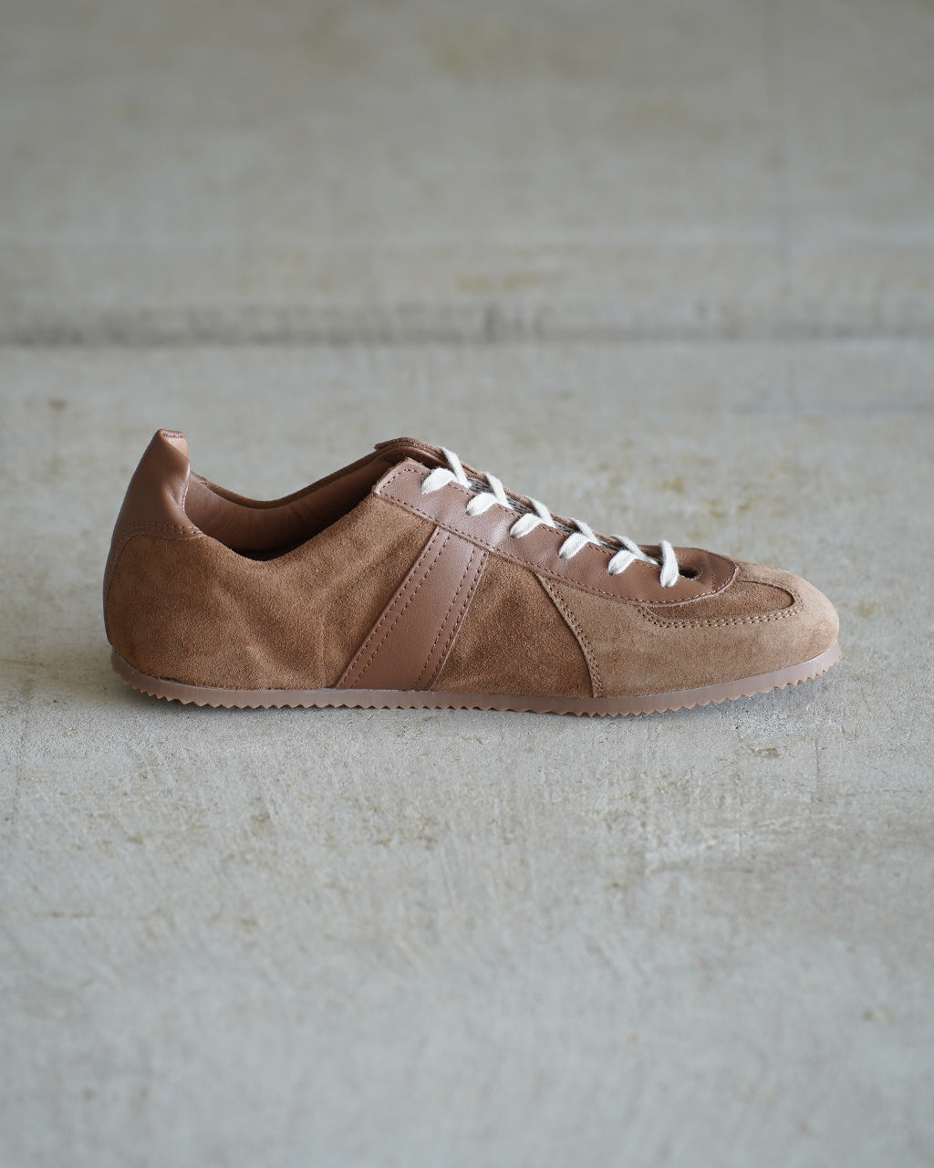 GERMAN MILITARY TRAINER 1714S