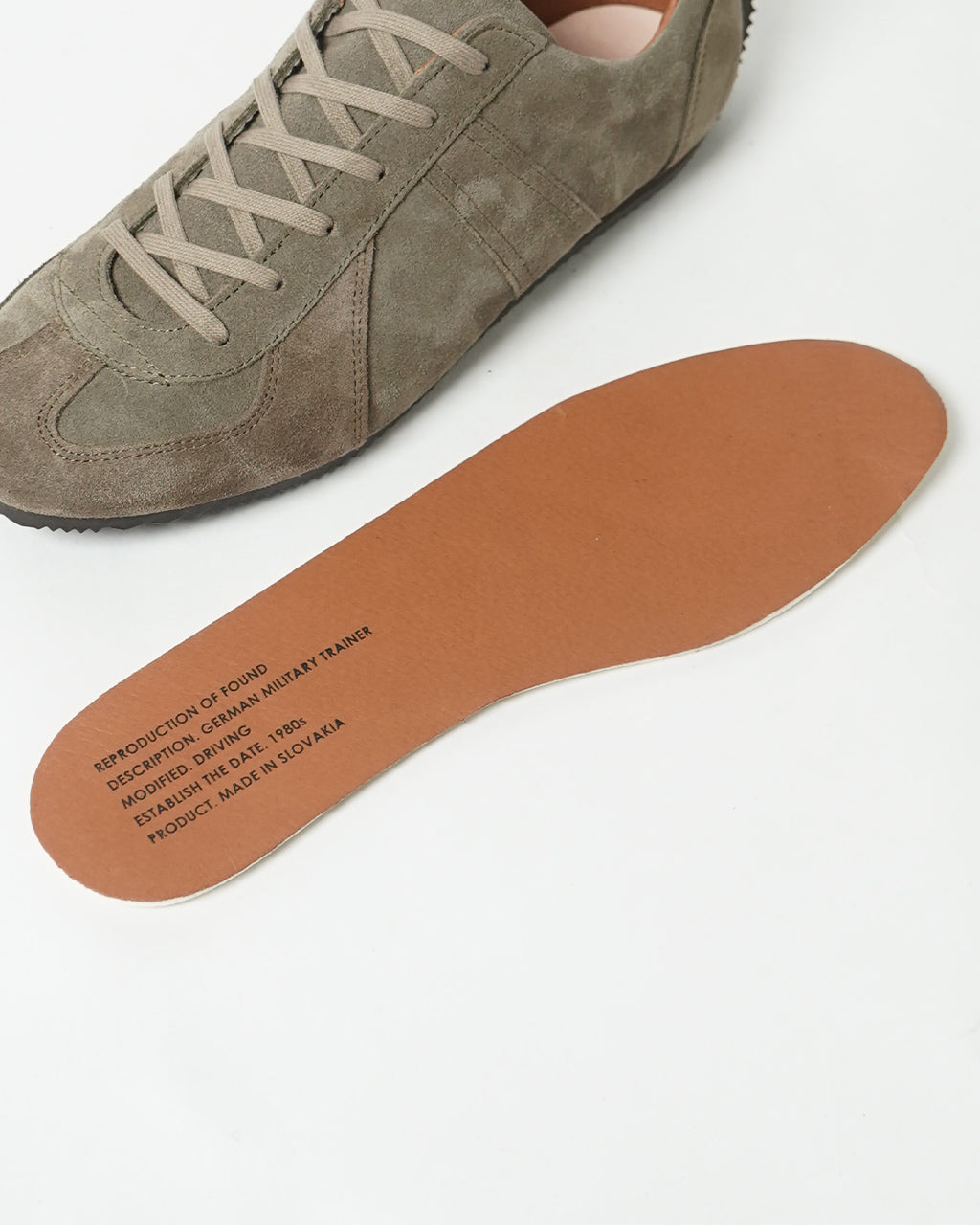 |coupon||outlet|GERMAN MILITARY TRAINER 1749S