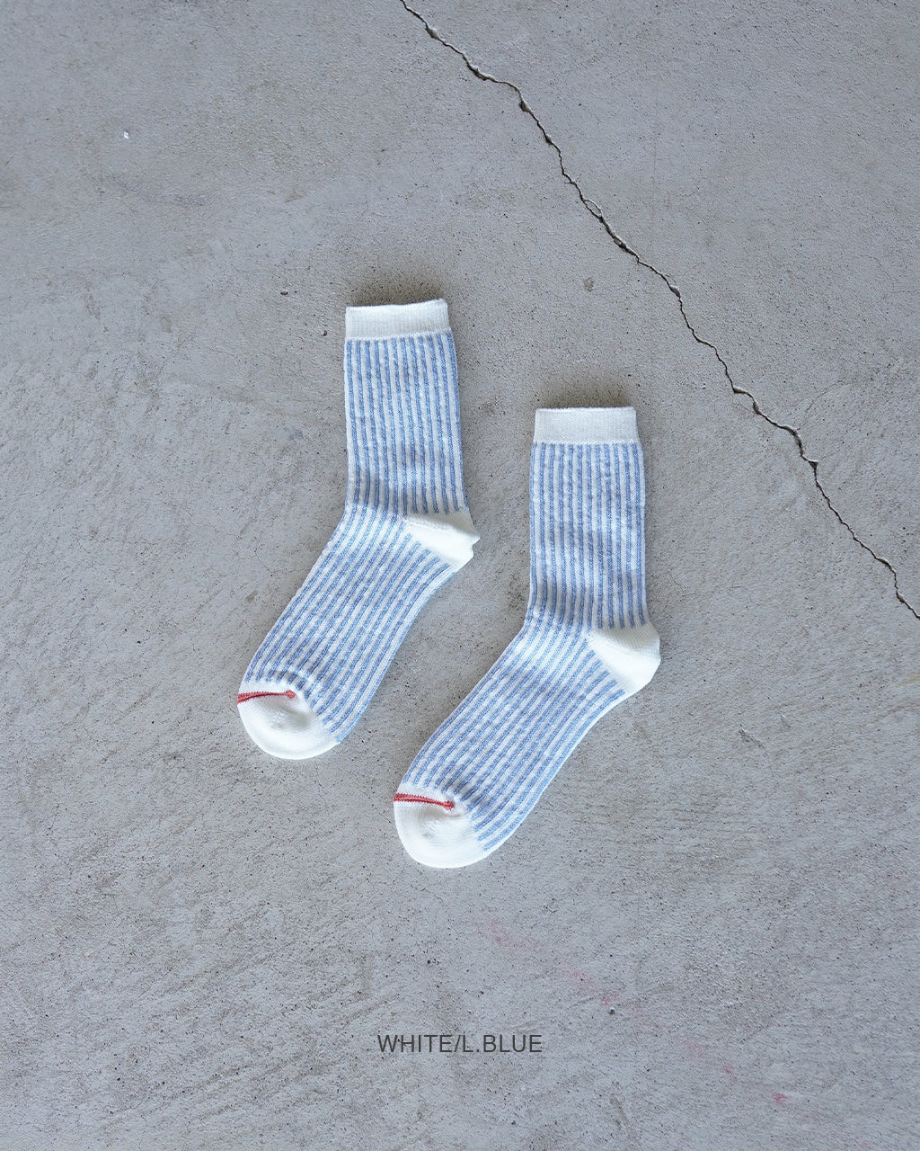 VERTICAL STRIPE SOCKS R1586
