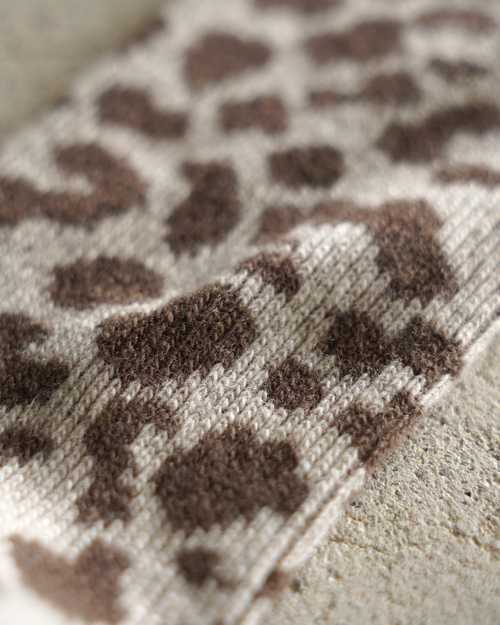 LEOPARD PATTERN MERINO SOCKS R1627