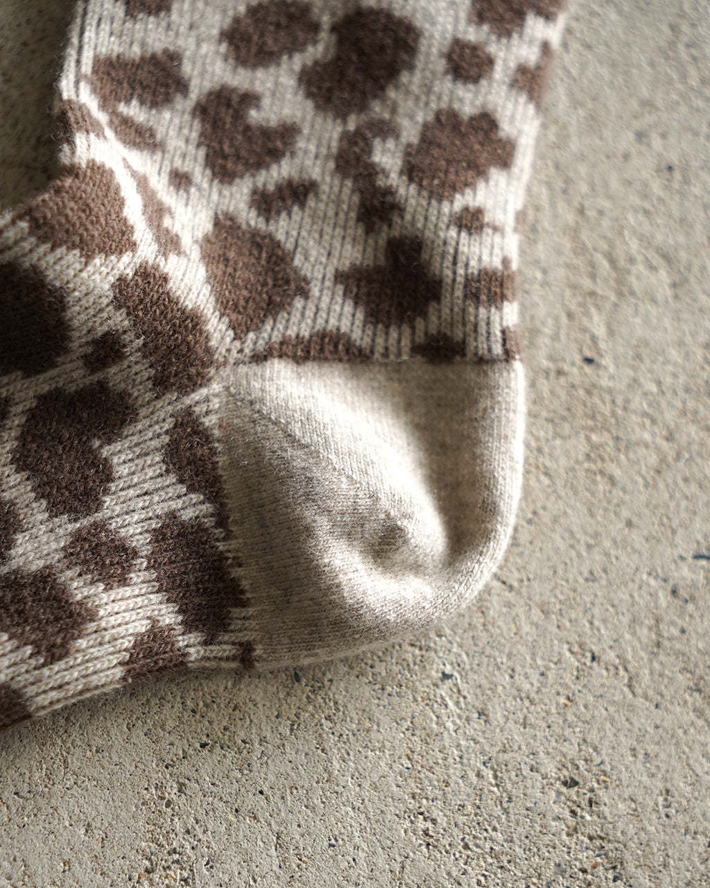 LEOPARD PATTERN MERINO SOCKS R1627