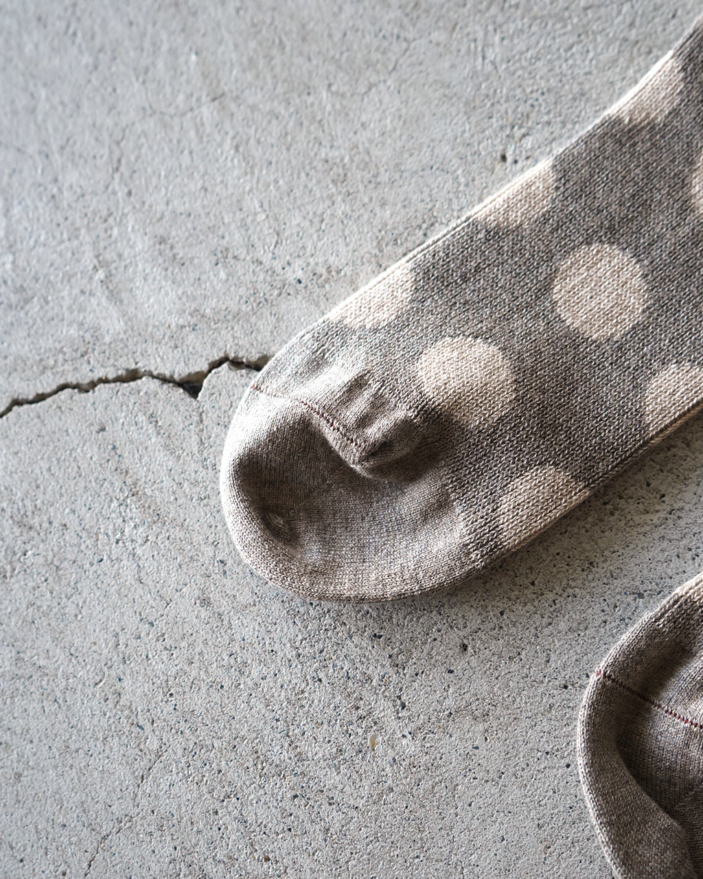 ROTOTO PORTHOLE DOT SOCKS R1628