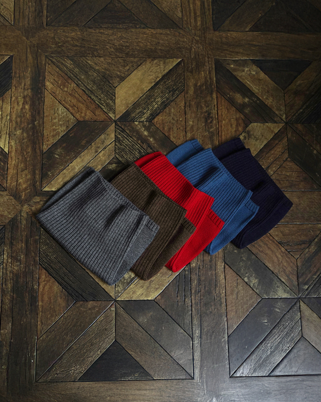 EXTRA FINE MERINO SEAMLESS SNOOD R5158