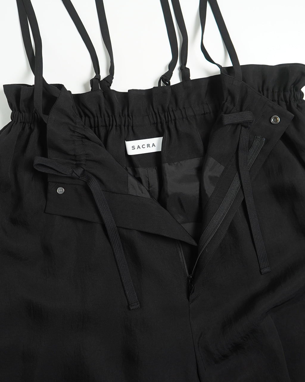 \조득 24시간 한정 포인트 10배/SACRA 사쿠라 아세테이트 브라이트 트일 살로펫트 ACETATE BRIGHT TWILL SALOPETTE 올인원 와이드 팬츠 W스트랩 125112051【무료우송】