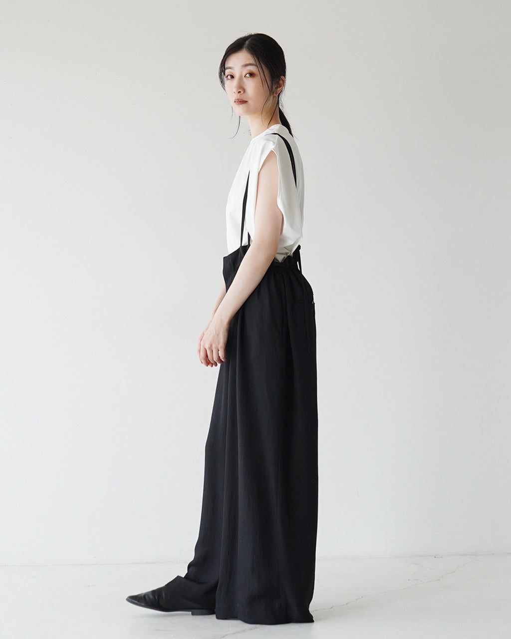 \조득 24시간 한정 포인트 10배/SACRA 사쿠라 아세테이트 브라이트 트일 살로펫트 ACETATE BRIGHT TWILL SALOPETTE 올인원 와이드 팬츠 W스트랩 125112051【무료우송】