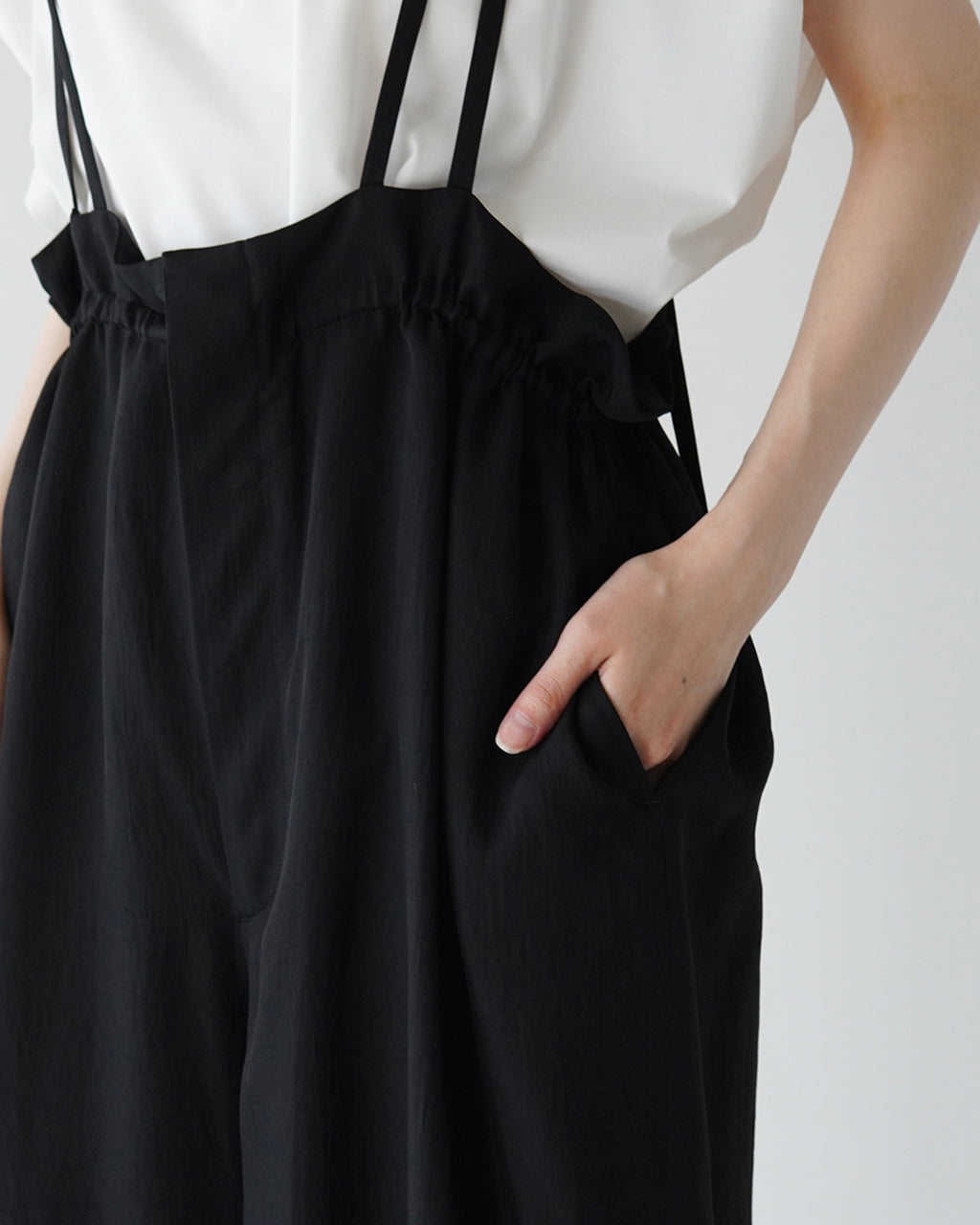 \조득 24시간 한정 포인트 10배/SACRA 사쿠라 아세테이트 브라이트 트일 살로펫트 ACETATE BRIGHT TWILL SALOPETTE 올인원 와이드 팬츠 W스트랩 125112051【무료우송】