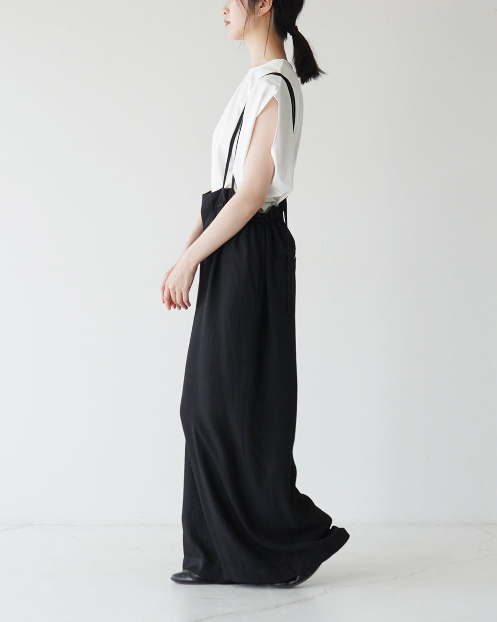 \조득 24시간 한정 포인트 10배/SACRA 사쿠라 아세테이트 브라이트 트일 살로펫트 ACETATE BRIGHT TWILL SALOPETTE 올인원 와이드 팬츠 W스트랩 125112051【무료우송】