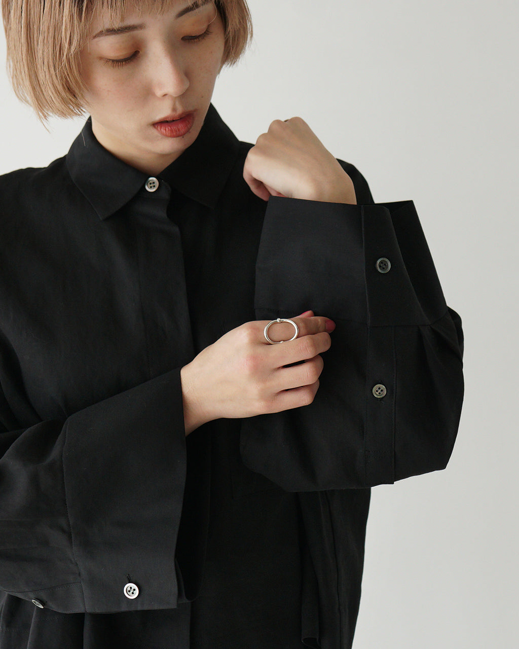 【SALE!30%OFF】サクラ クロップド丈 シャツ SHRINK GABARDINE CROPPED SHIRT シュリンク ギャバジン ワイドスリーブ 125117071
