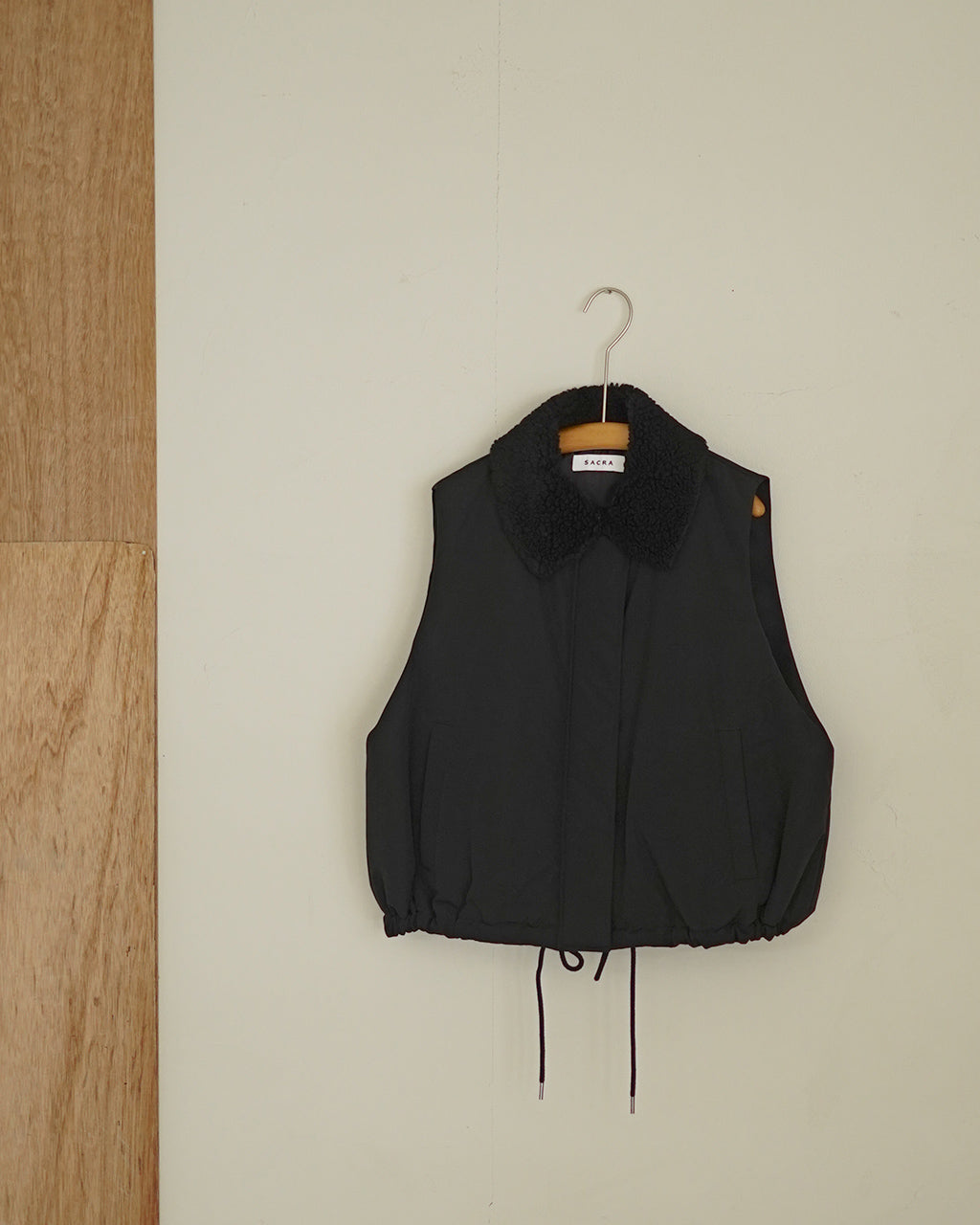 PADDING H.COUNT TUSSAH SHORT GILET 125605061